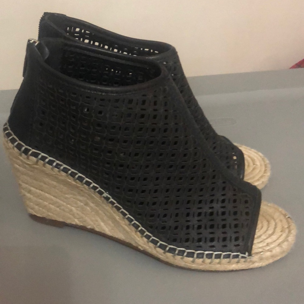 Size 9.5 womens wedges! Vince Camuto! Black.